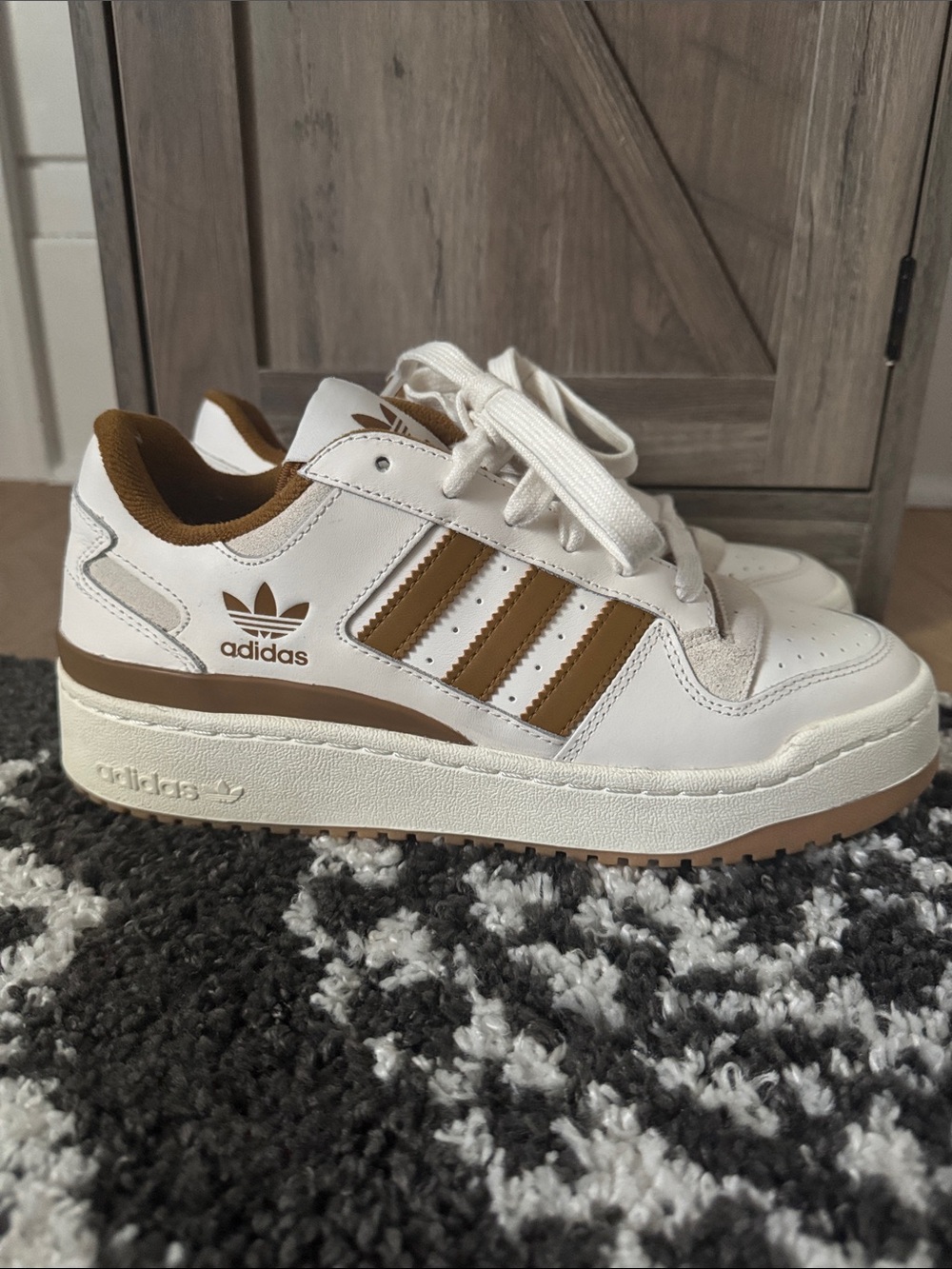 adidas originals women’s forum bold platform Sneakers white bronze off white 8.5